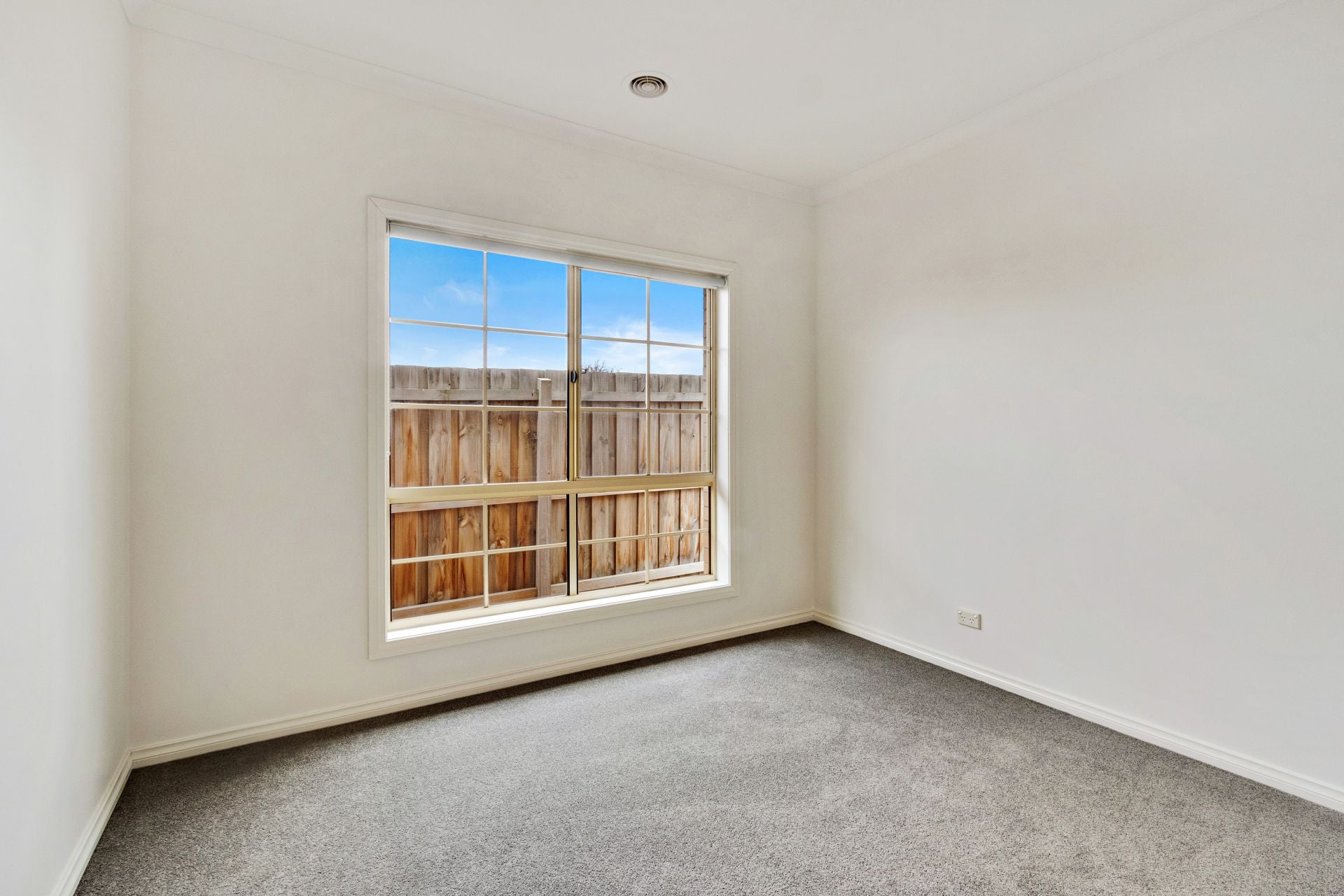 SPACIOUS 3 BEDROOM