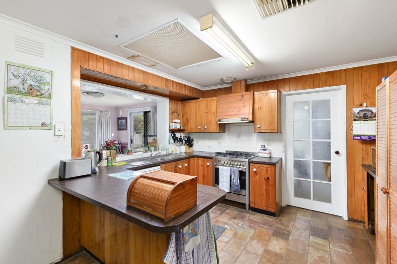 33 Hurlstone Crescent, Mill Park