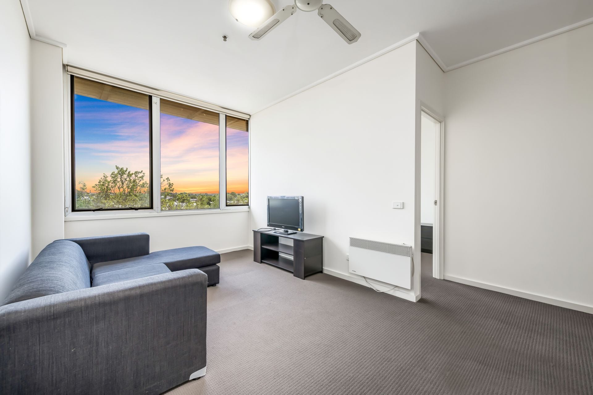 Spacious apartment - FURNISHED OR UNFURNISHED