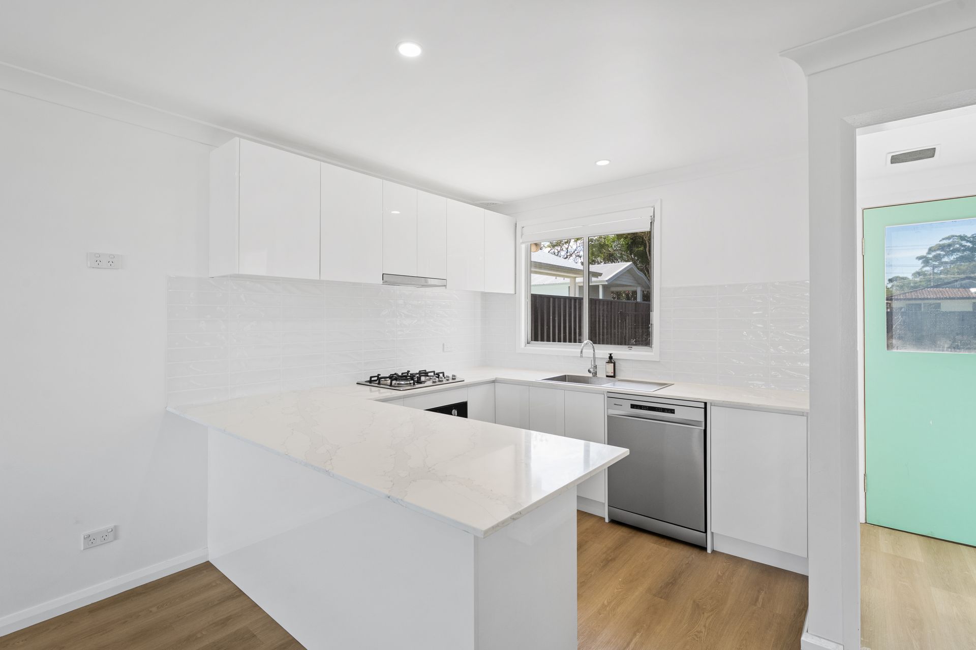 7 Erin Avenue, Berkeley Vale, Berkeley Vale - Thumbnail 3