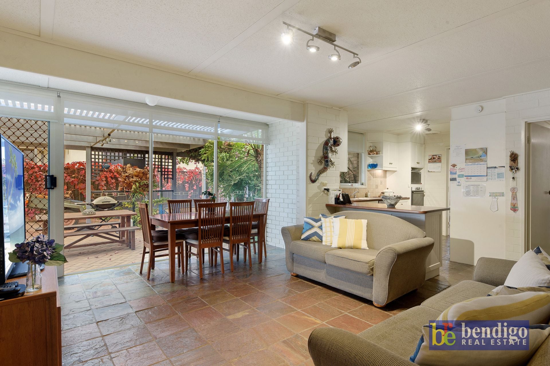 1 Locliff Avenue Strathdale VIC, Strathdale - Thumbnail 5