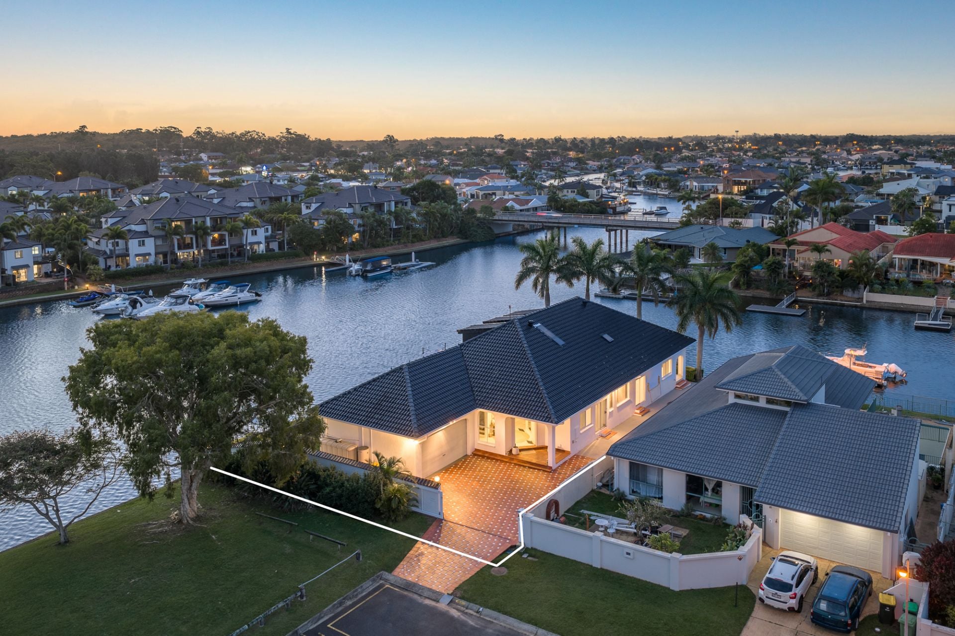 18 Grand Canal Way, Runaway Bay QLD 4216, Runaway Bay - Thumbnail 2