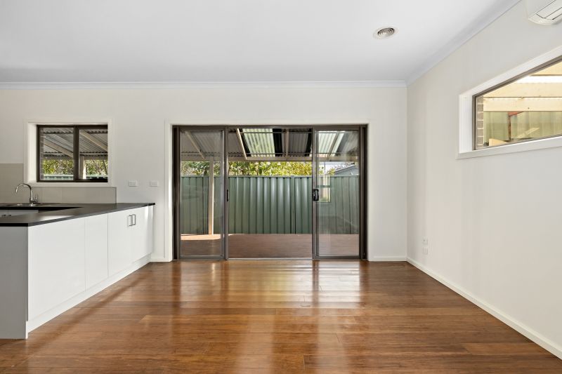 2/29 Menzies Parade, Lalor