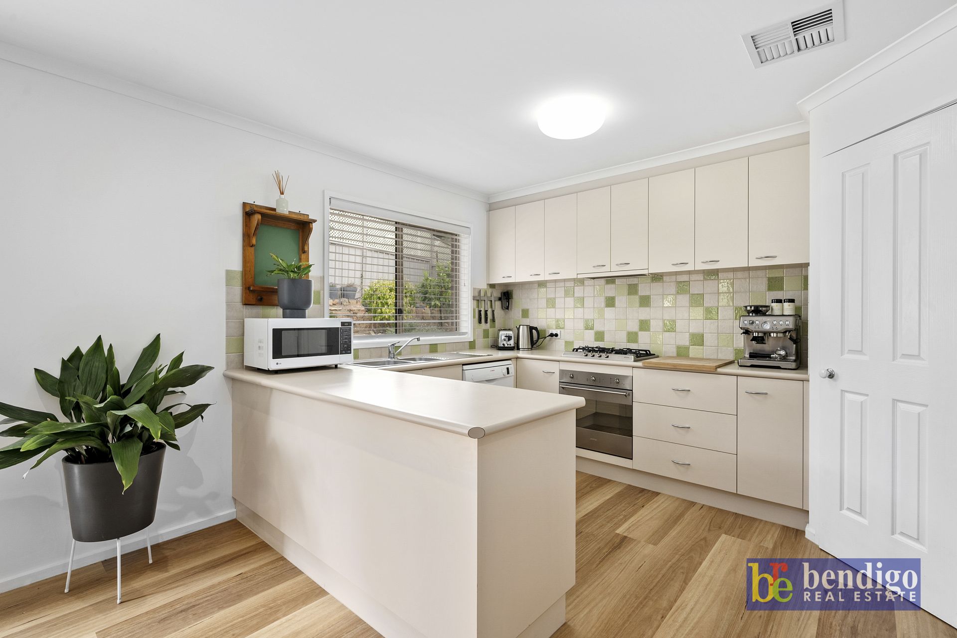 17 Lyndale Court Flora Hill VIC, Hill - Thumbnail 4