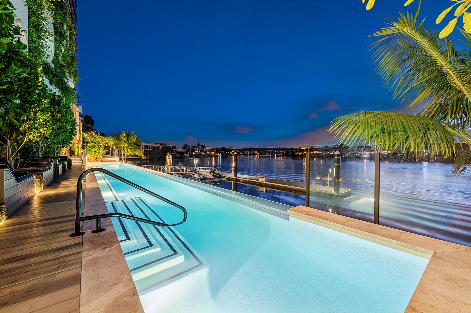 907/15-17 Cannes Avenue, Surfers Paradise - Thumbnail 4