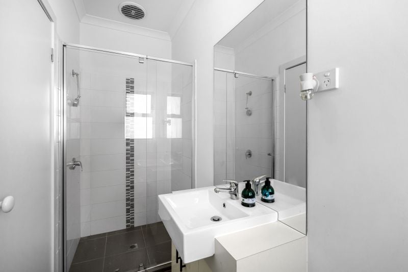 6/4 Cherry Court, Lalor