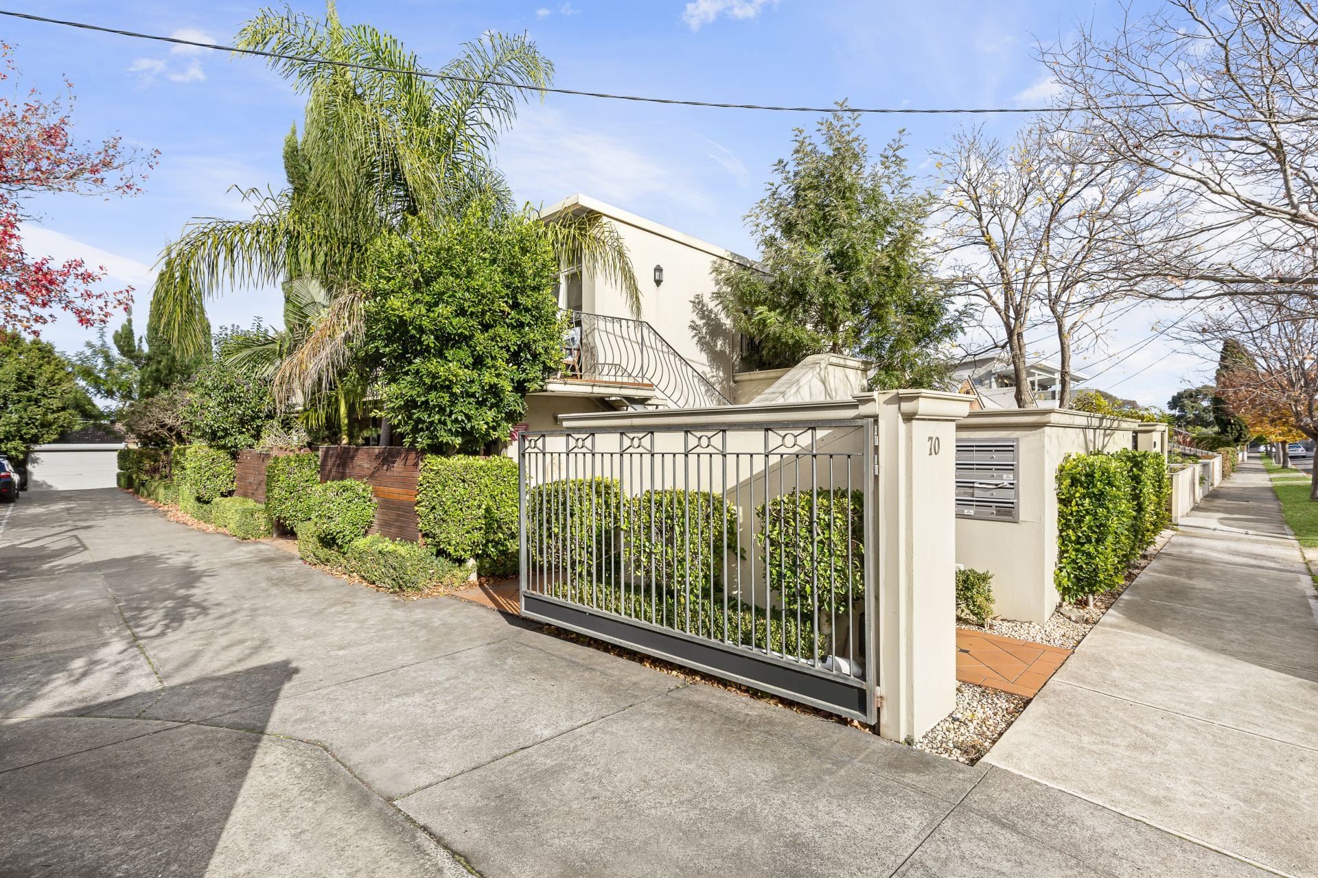 Parkside Entry To Inner North Living