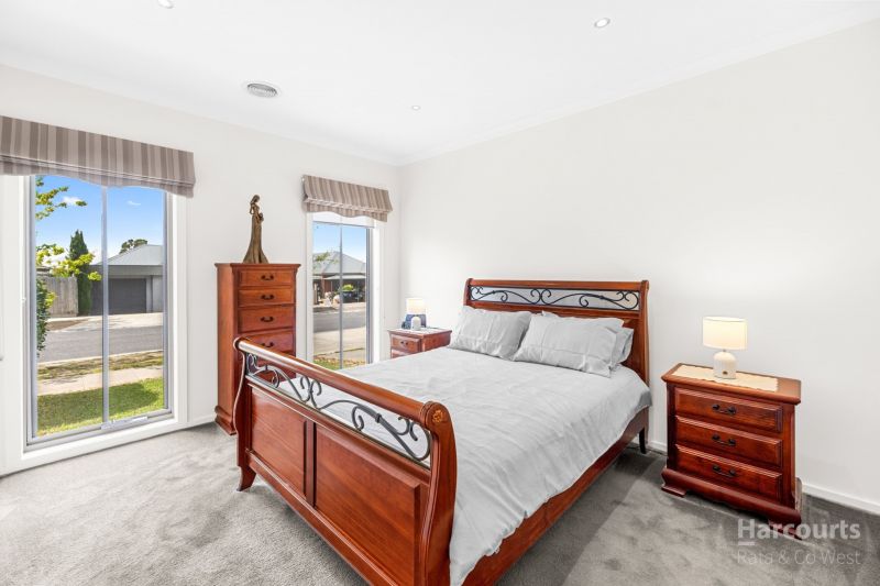 113 Oakview Parade, Caroline Springs