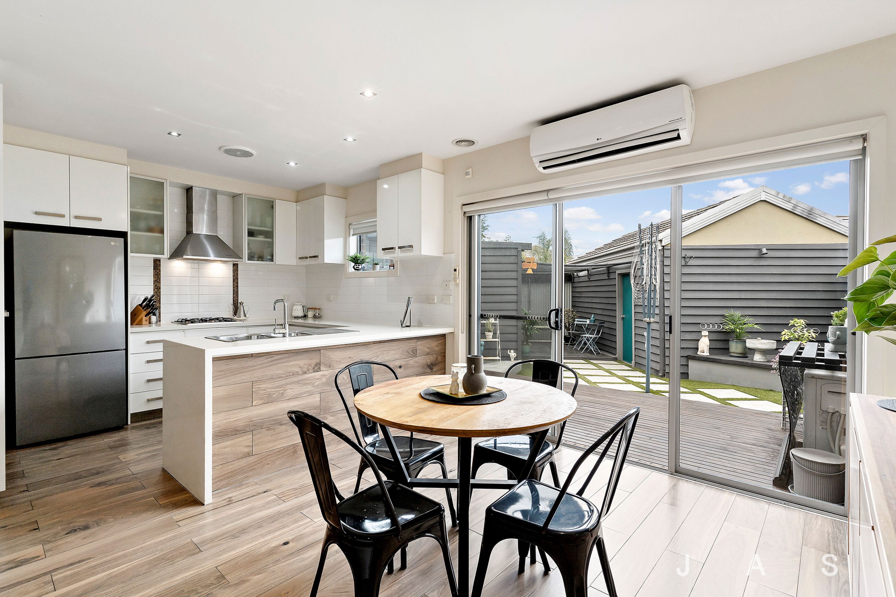 1 Douglas Street, Altona North, Altona North - Thumbnail 5