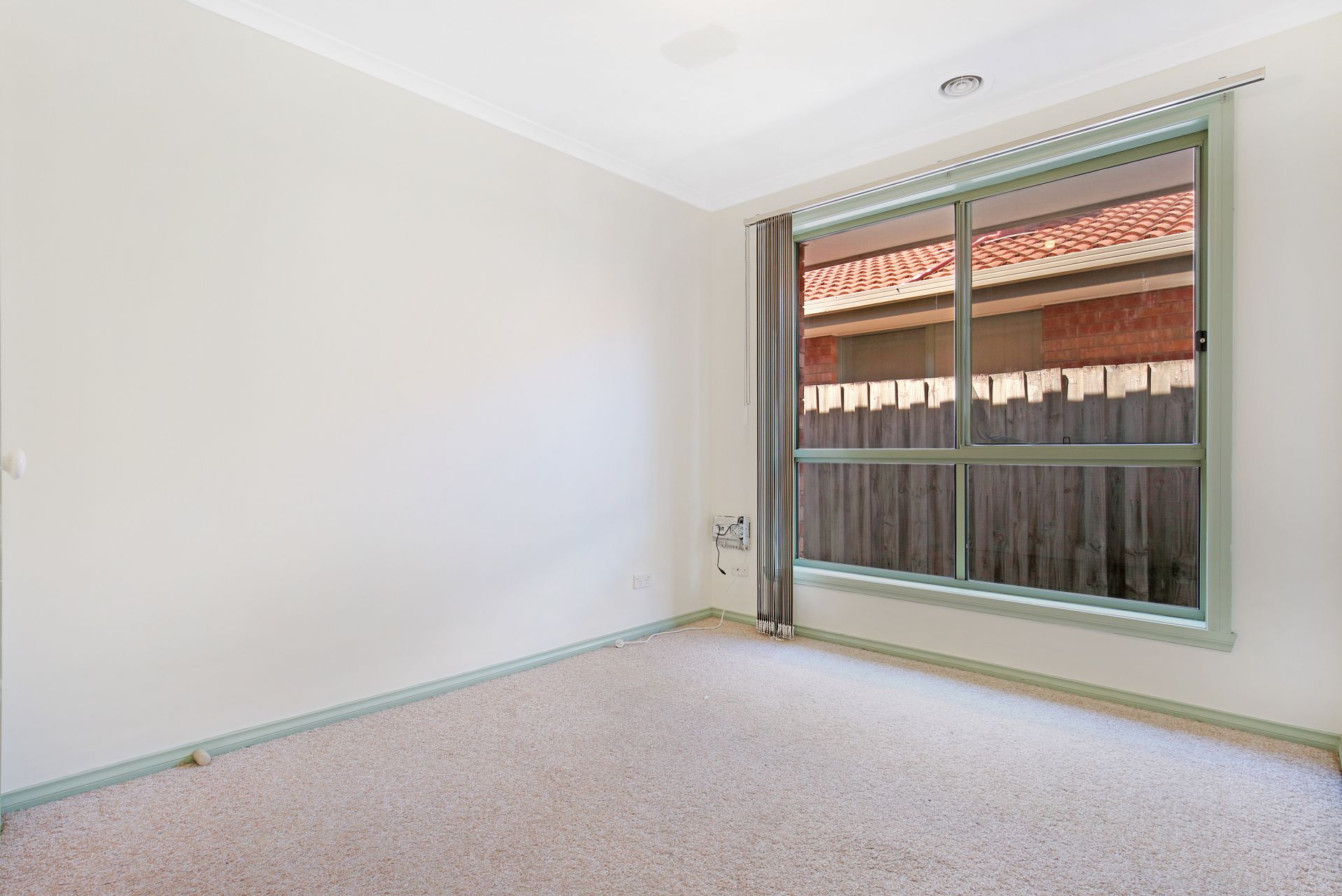 QUIET COURT LOCATION...CONVENIENTLY LOCATED!