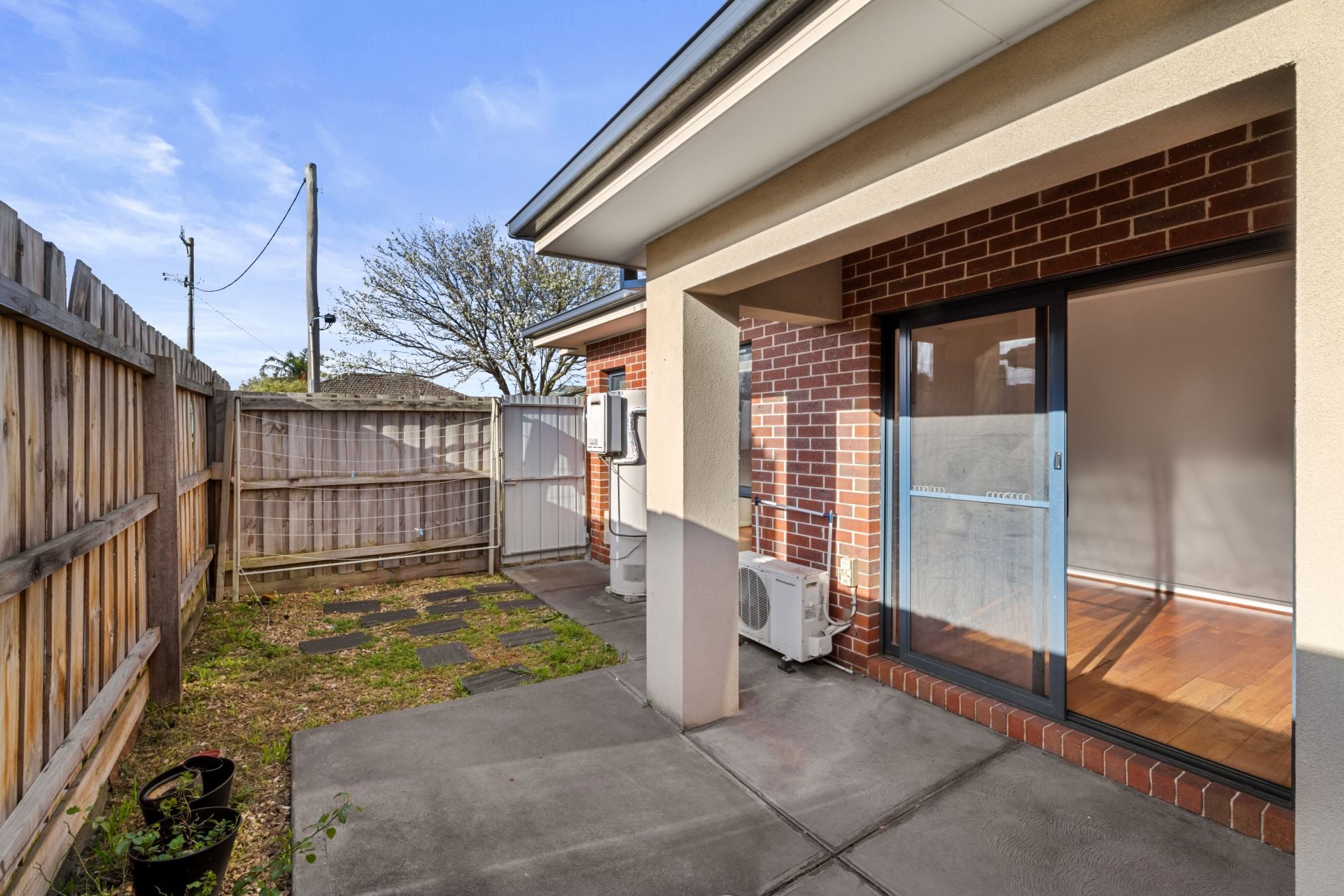Stylish Townhouse Offering Convenience and Comfort