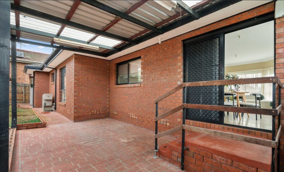 Comfortable Living in a Convenient Mill Park Location