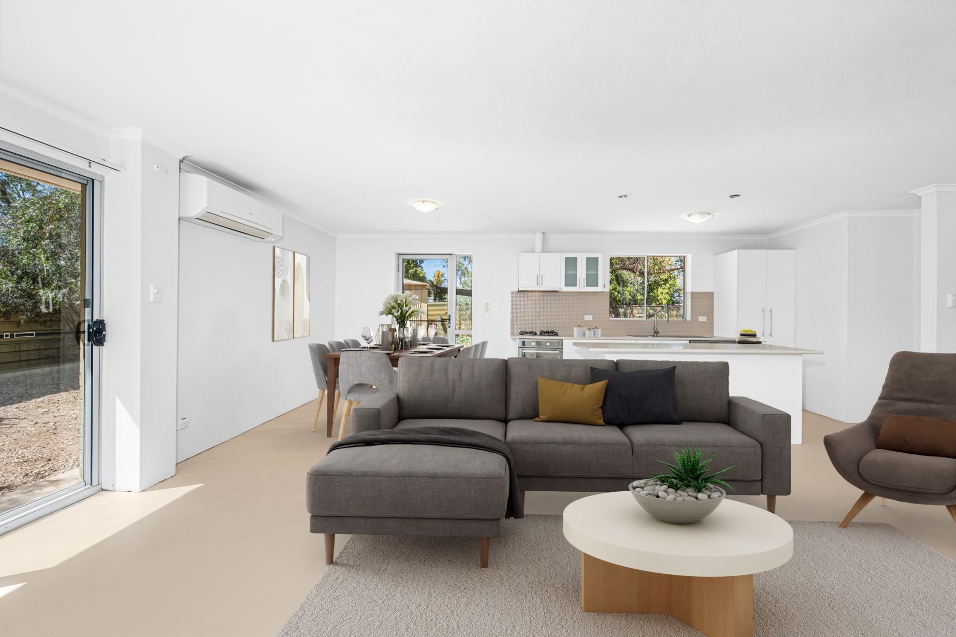 28 Giles Street East Side NT, East Side - Thumbnail 2