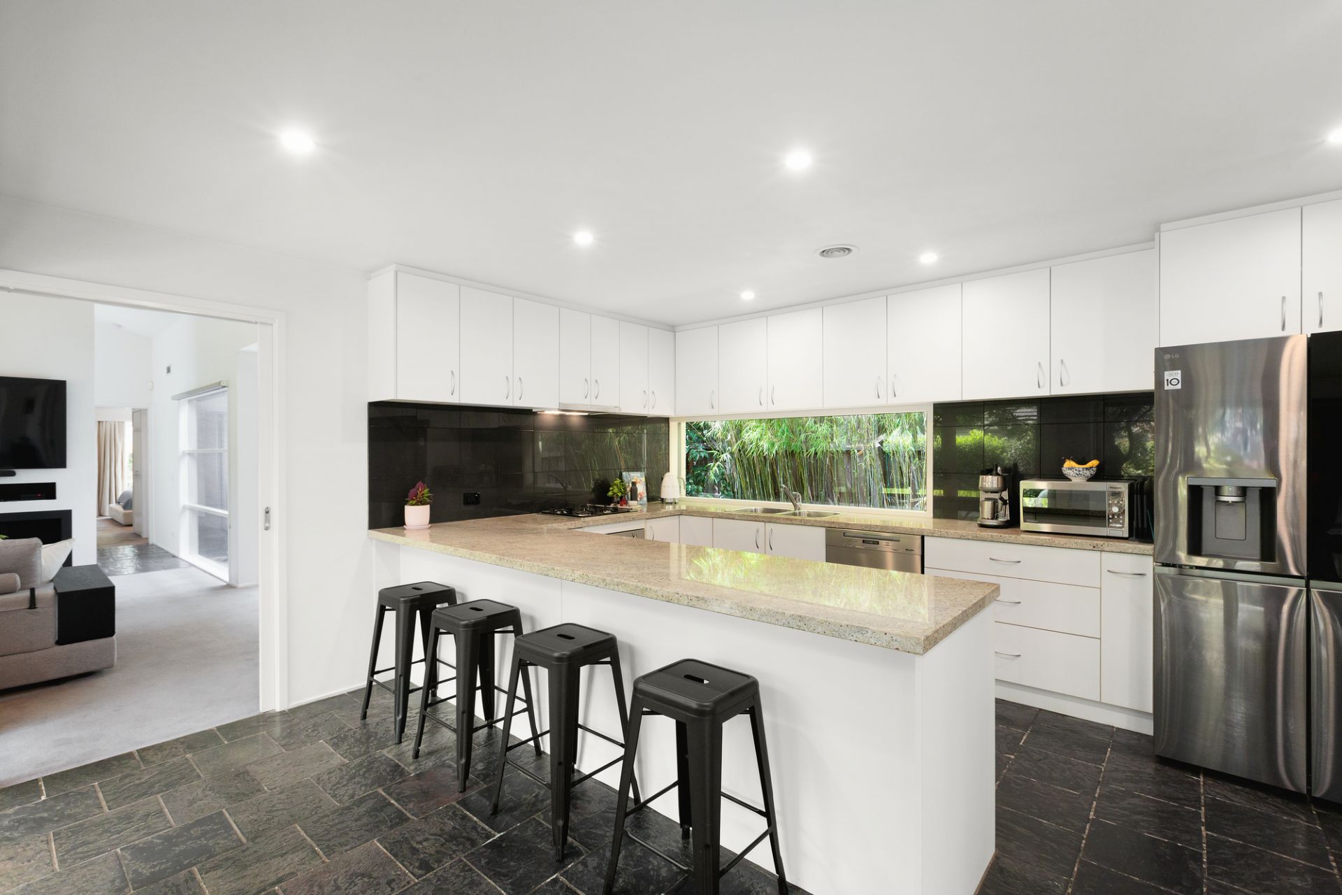 30 Middlesex Road, Surrey Hills, Surrey Hills - Thumbnail 4