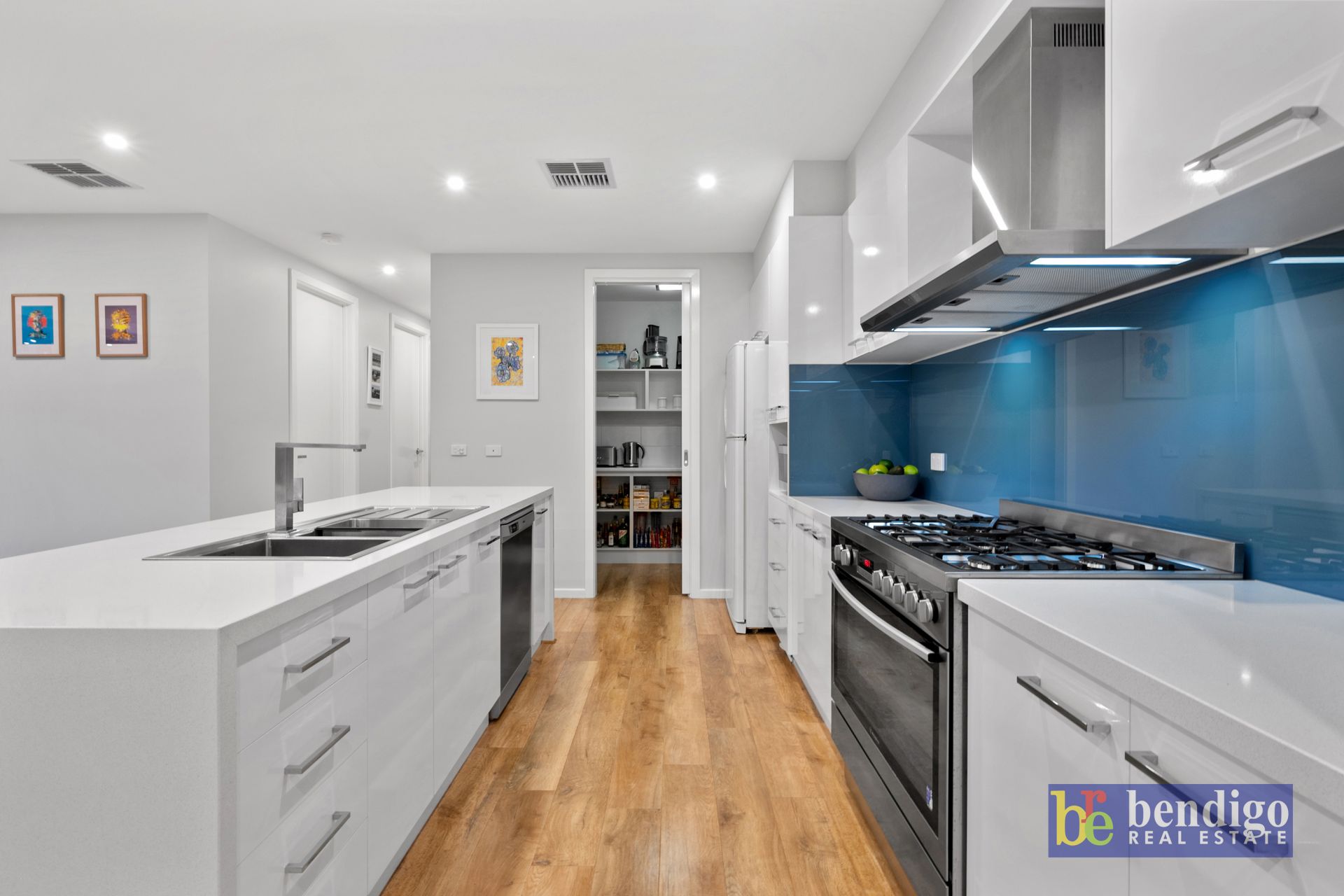 13 Nish Street Flora Hill VIC, Hill - Thumbnail 6