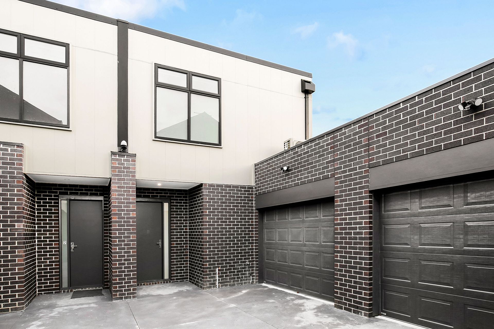 Three Bedroom, Three Bathroom's Stylish Contemporary Townhouse