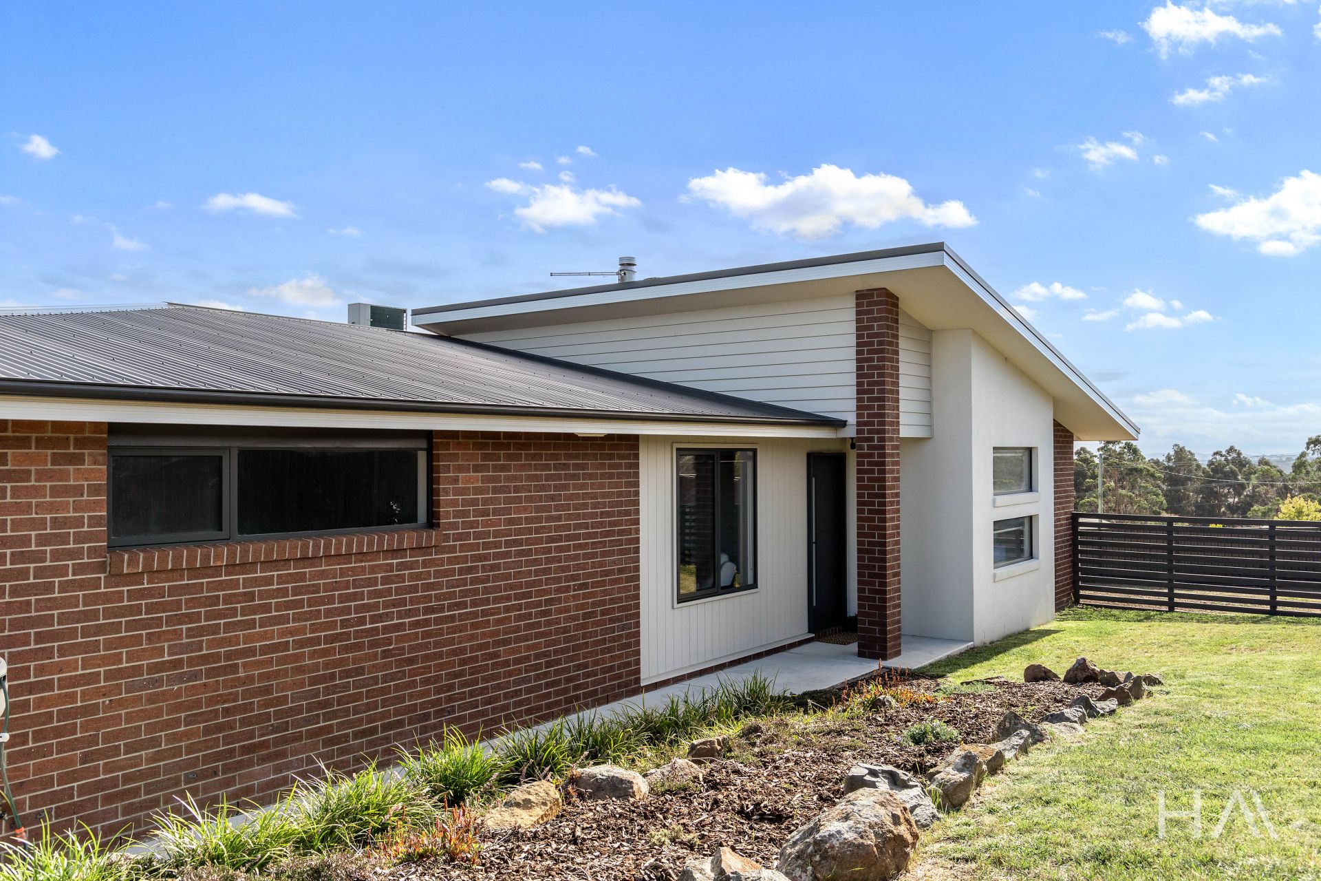 2 Tenzing Drive St Leonards, St Leonards - Thumbnail 3