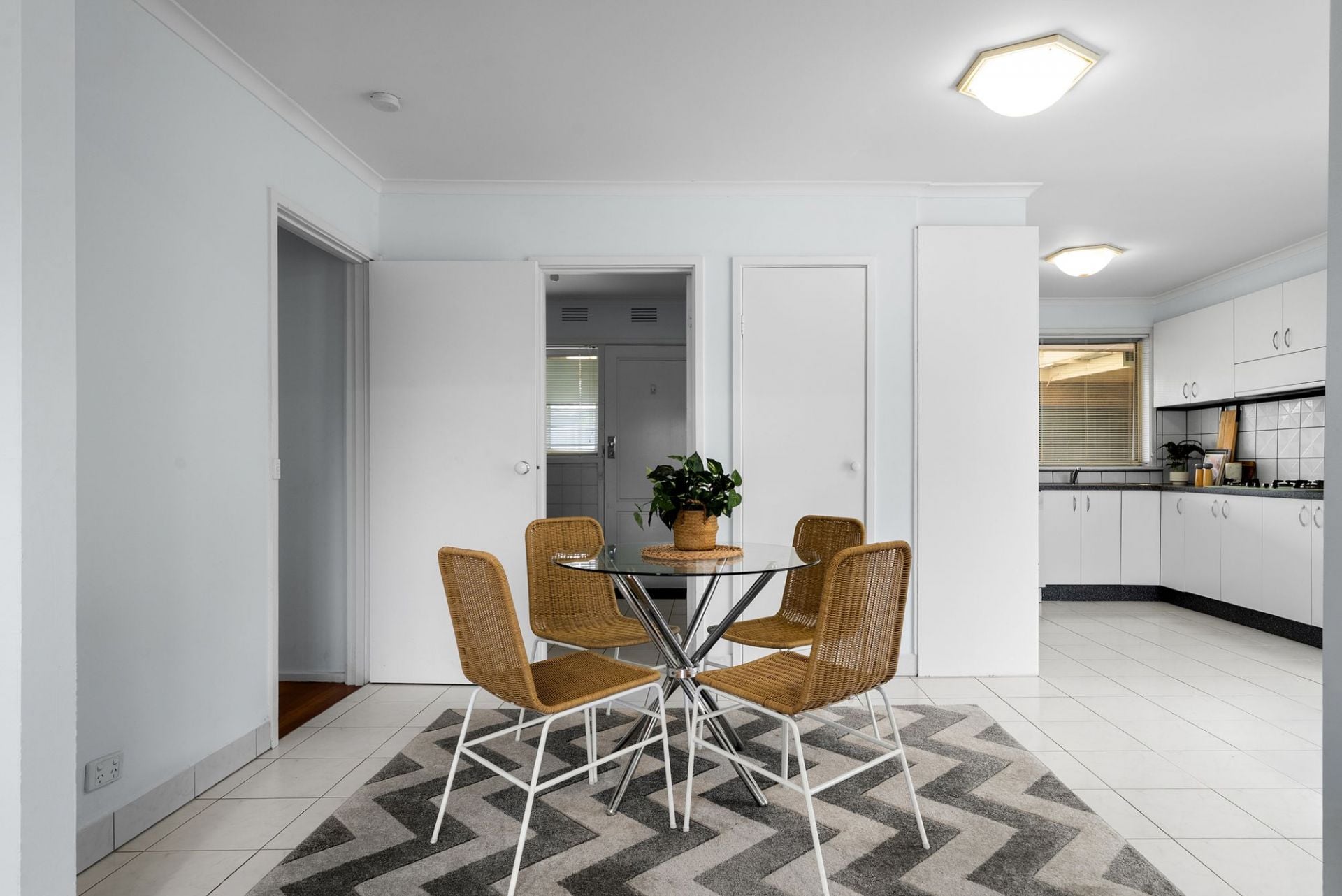 Light-Filled Family Living in a Convenient Lalor Location