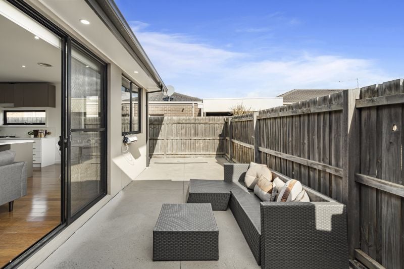 2/21 William Street, Lalor