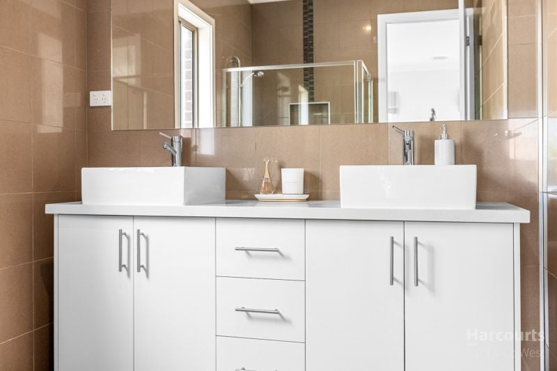 113 Oakview Parade, Caroline Springs