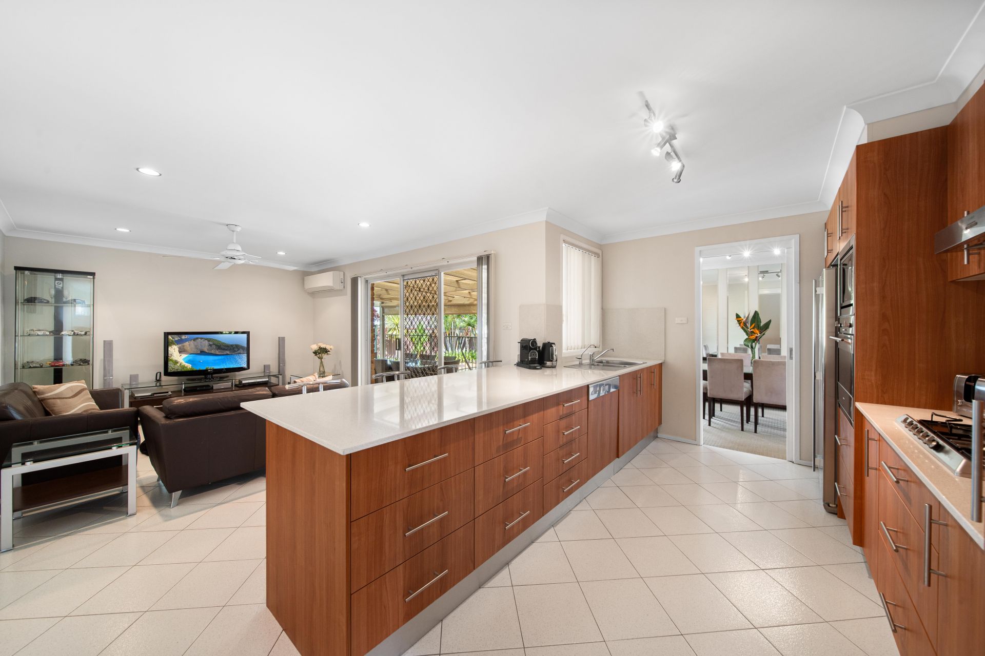 3 Brampton Close, Hinchinbrook, Hinchinbrook - Thumbnail 3