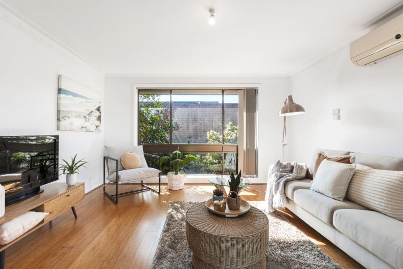 2/1 Larch Street, Thomastown