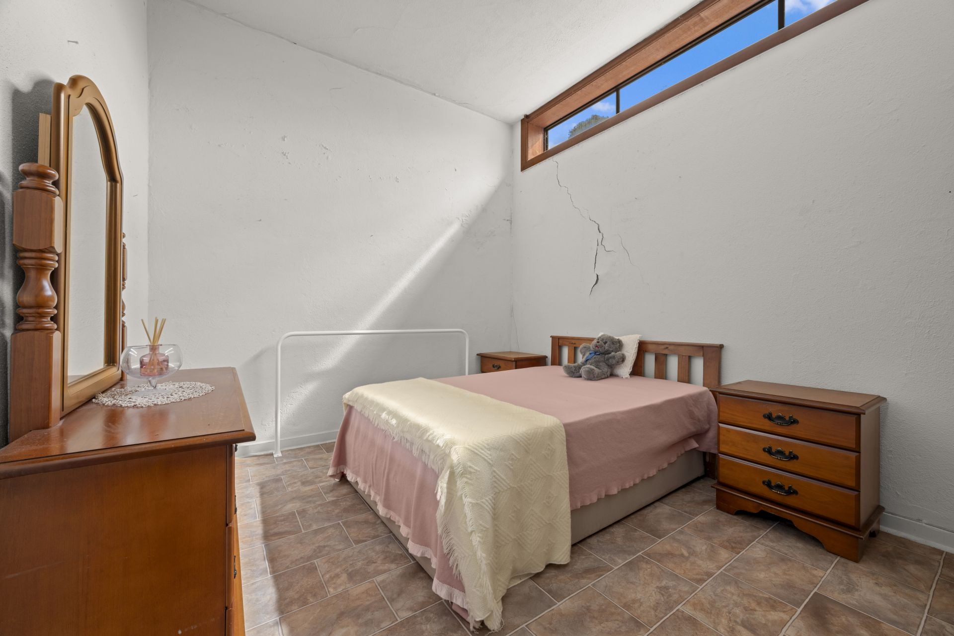 11 Clyde Street, Thornbury, Thornbury - Thumbnail 6