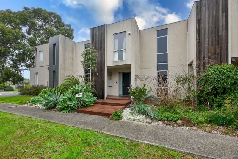 15 Basalt Terrace, Epping