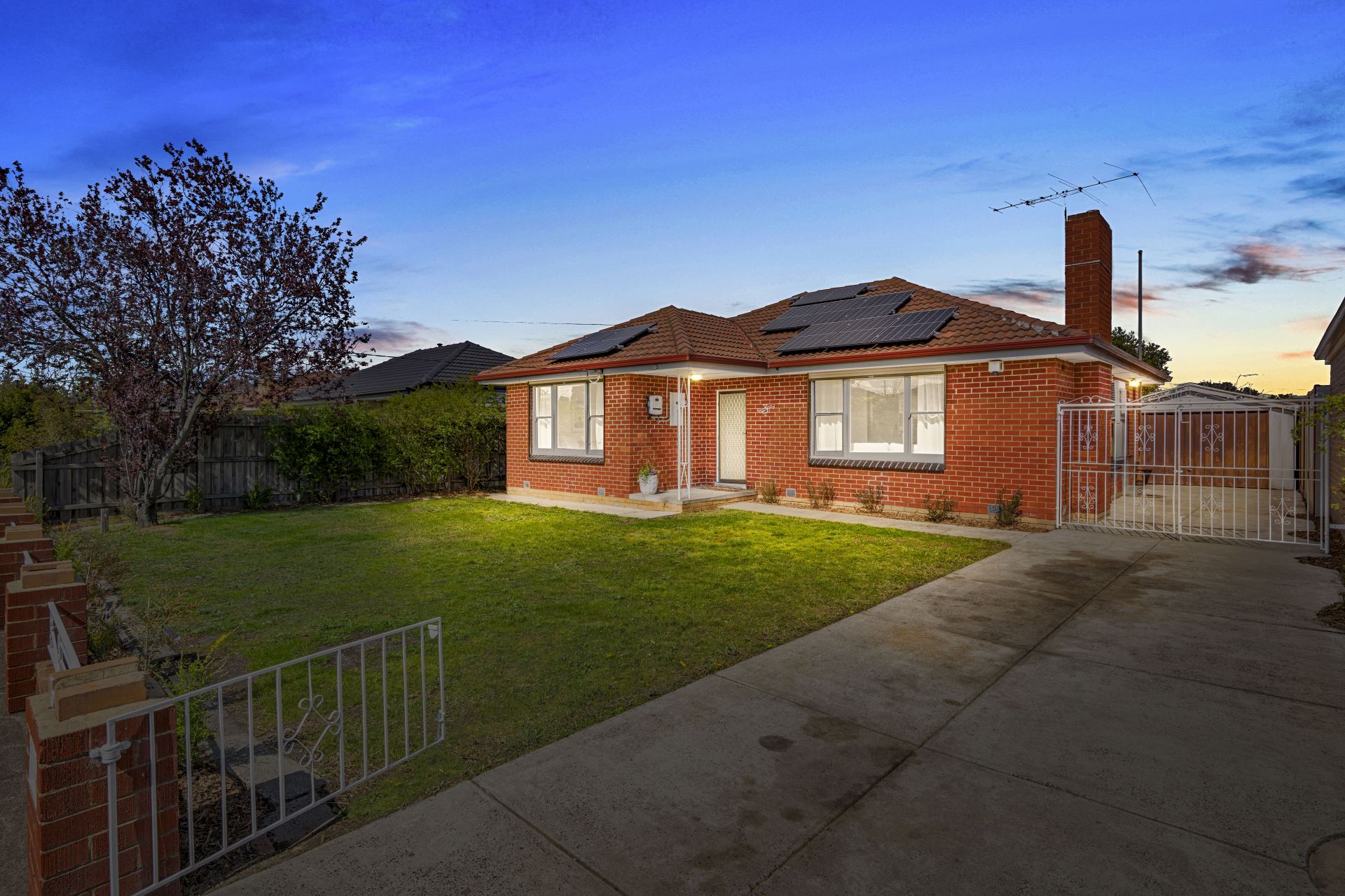 Elevated Charm In A Prime Lalor Location