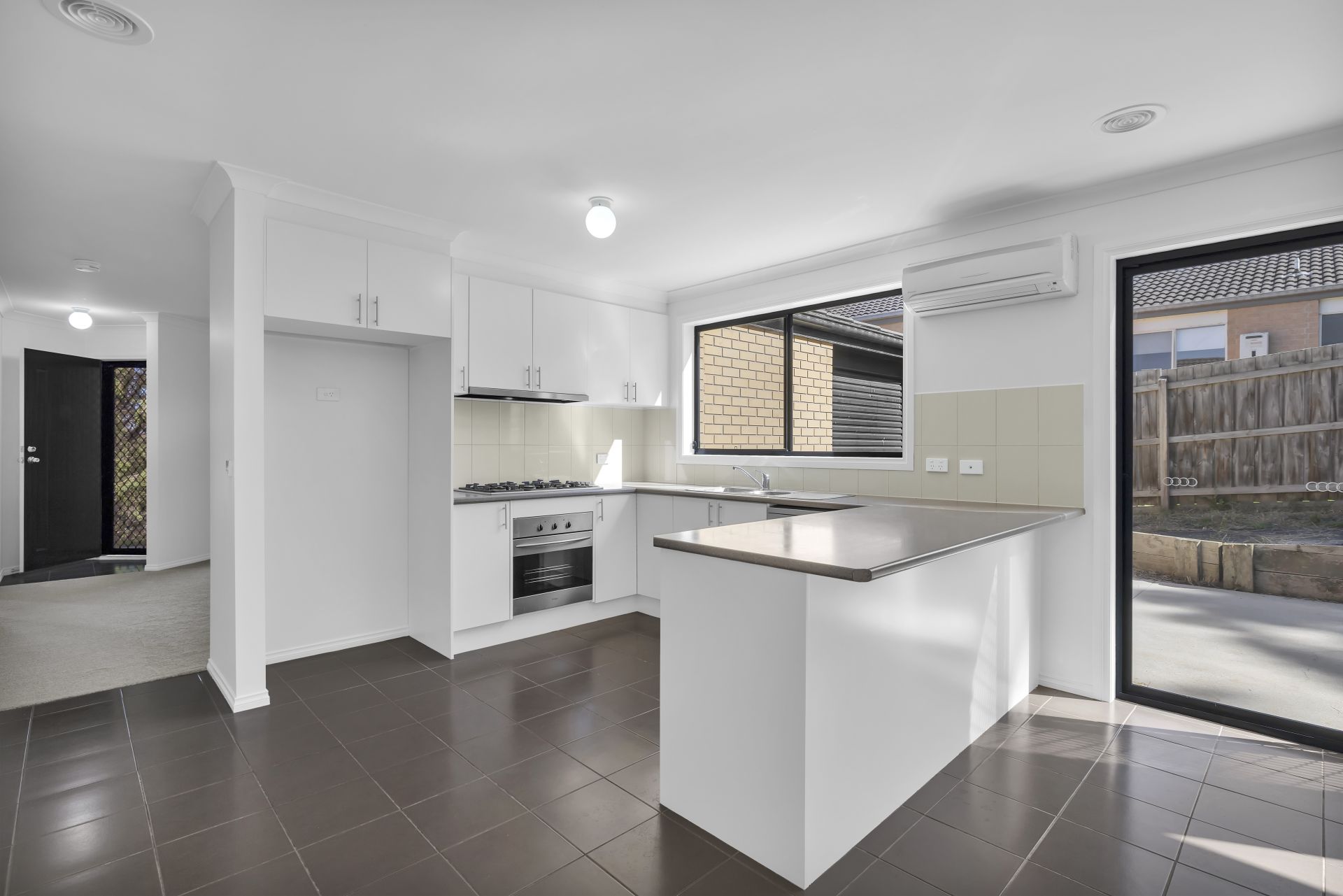 20 Sutherland Way, Drouin VIC, Drouin - Thumbnail 6
