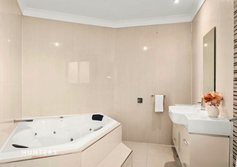 2 Oakwood Place, Kellyville