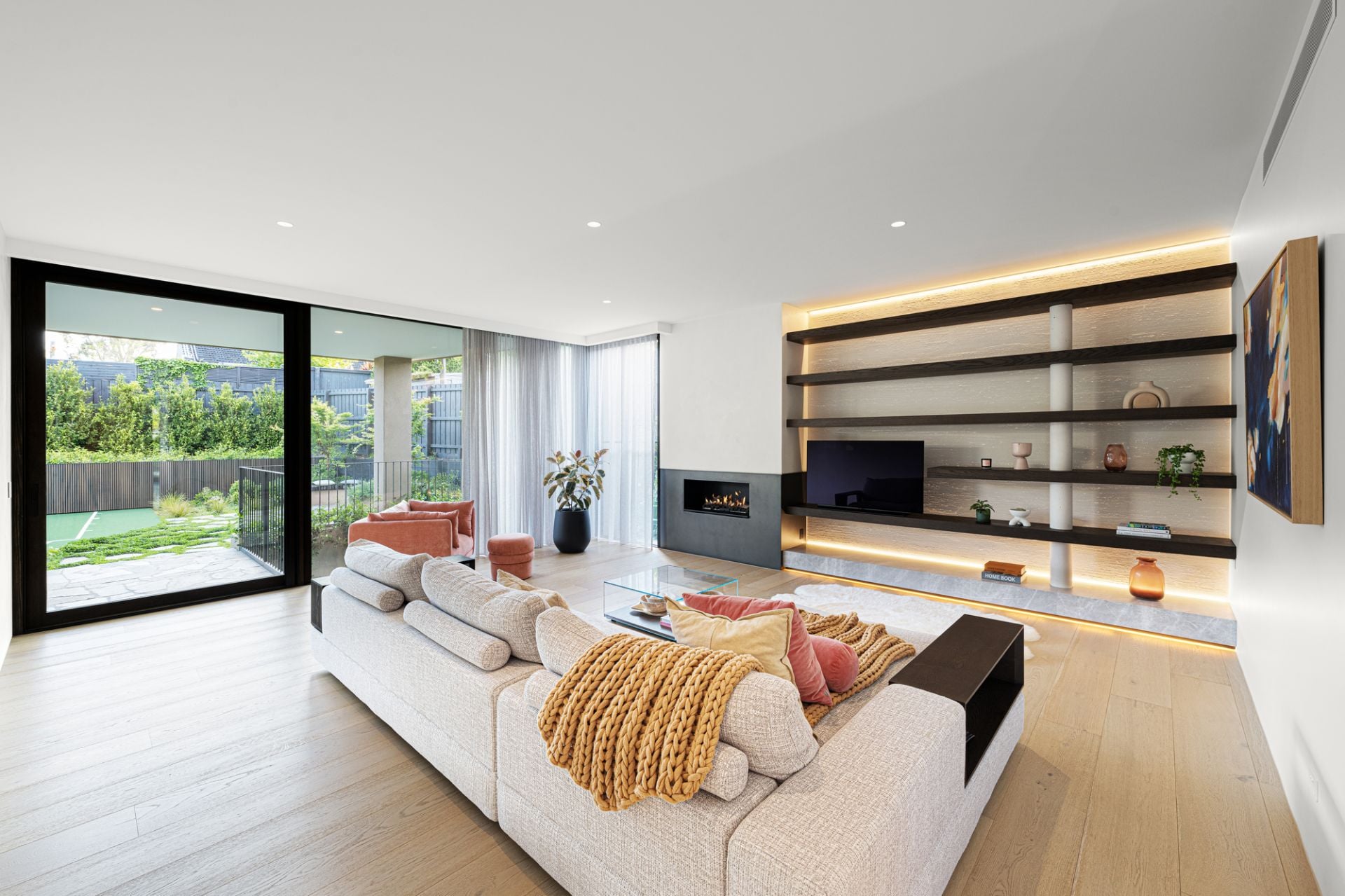 57 Lynch Crescent, Brighton, Brighton - Thumbnail 4