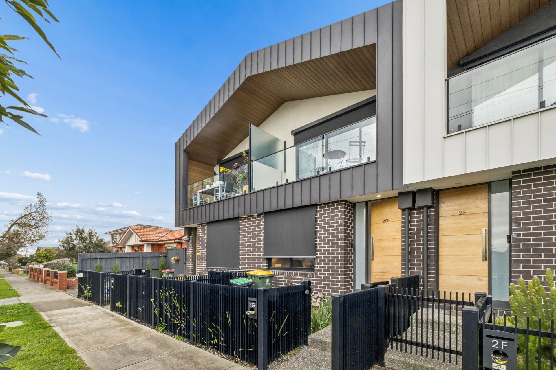 Low-Maintenance Luxury In A Prized Reservoir Location