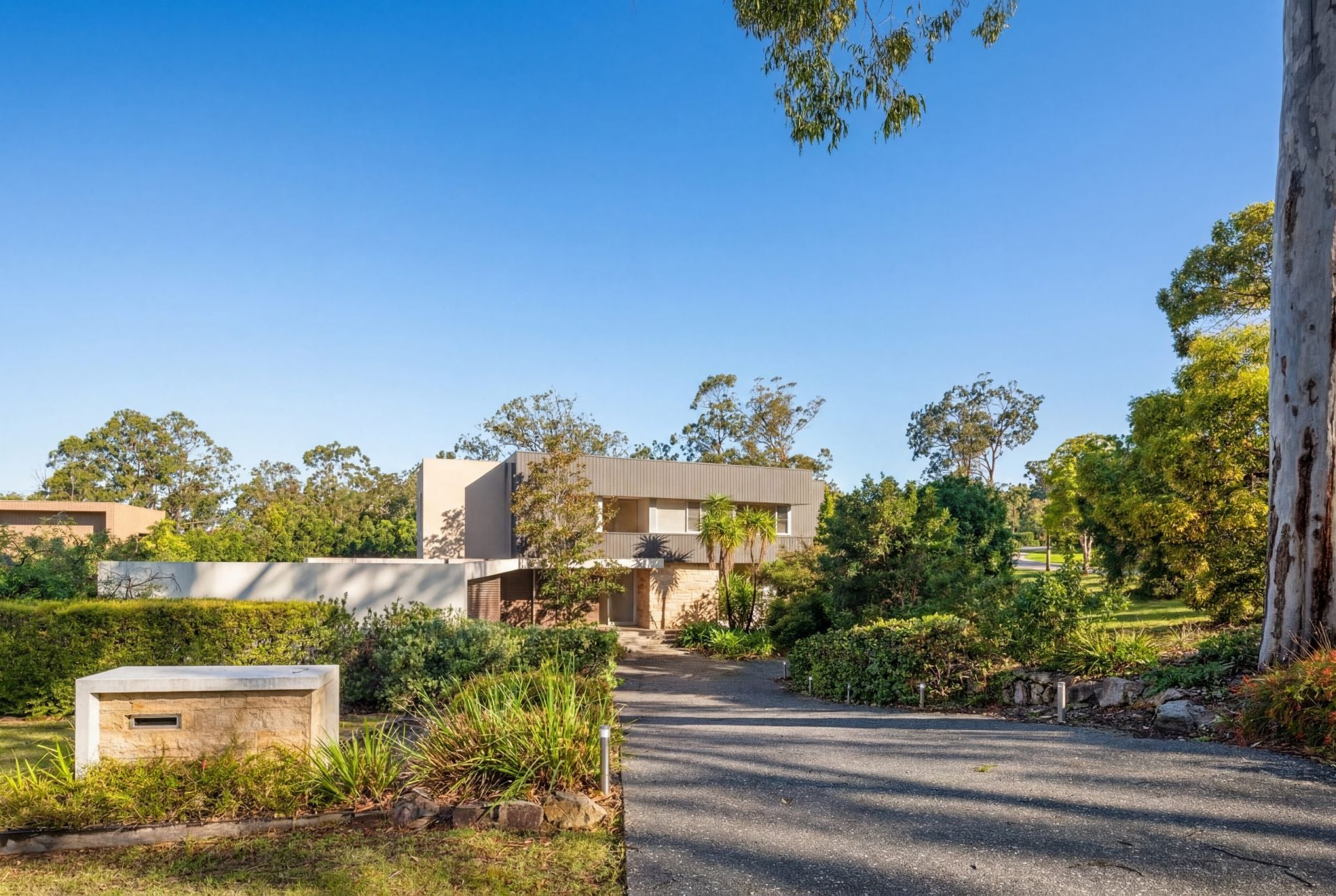 21-23 Forest Ridge Drive, Bonogin - Image 1
