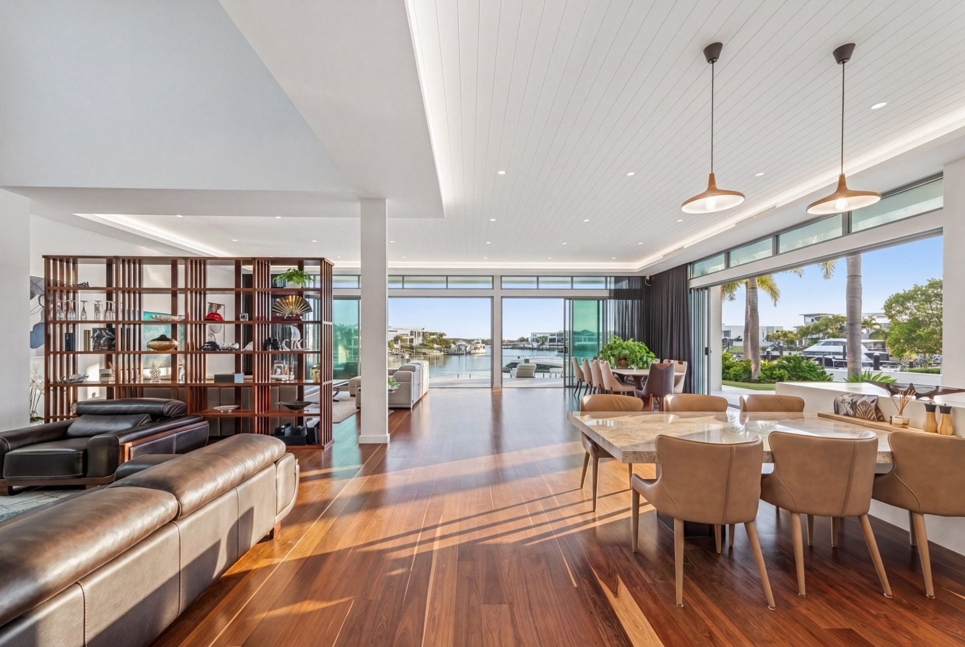 1019 Edgecliff Drive, Sanctuary Cove - Thumbnail 4