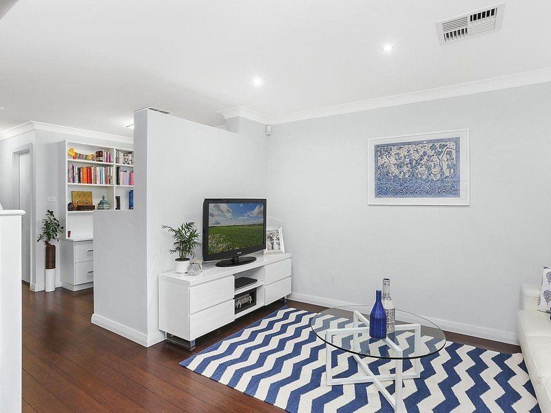 10 Samuel Close, Thirroul - Thumbnail 2