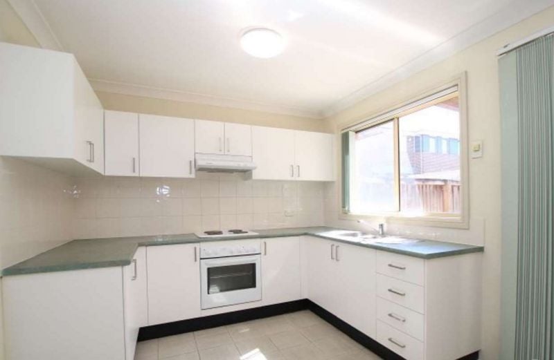 8/2 Charlotte Road, Rooty Hill