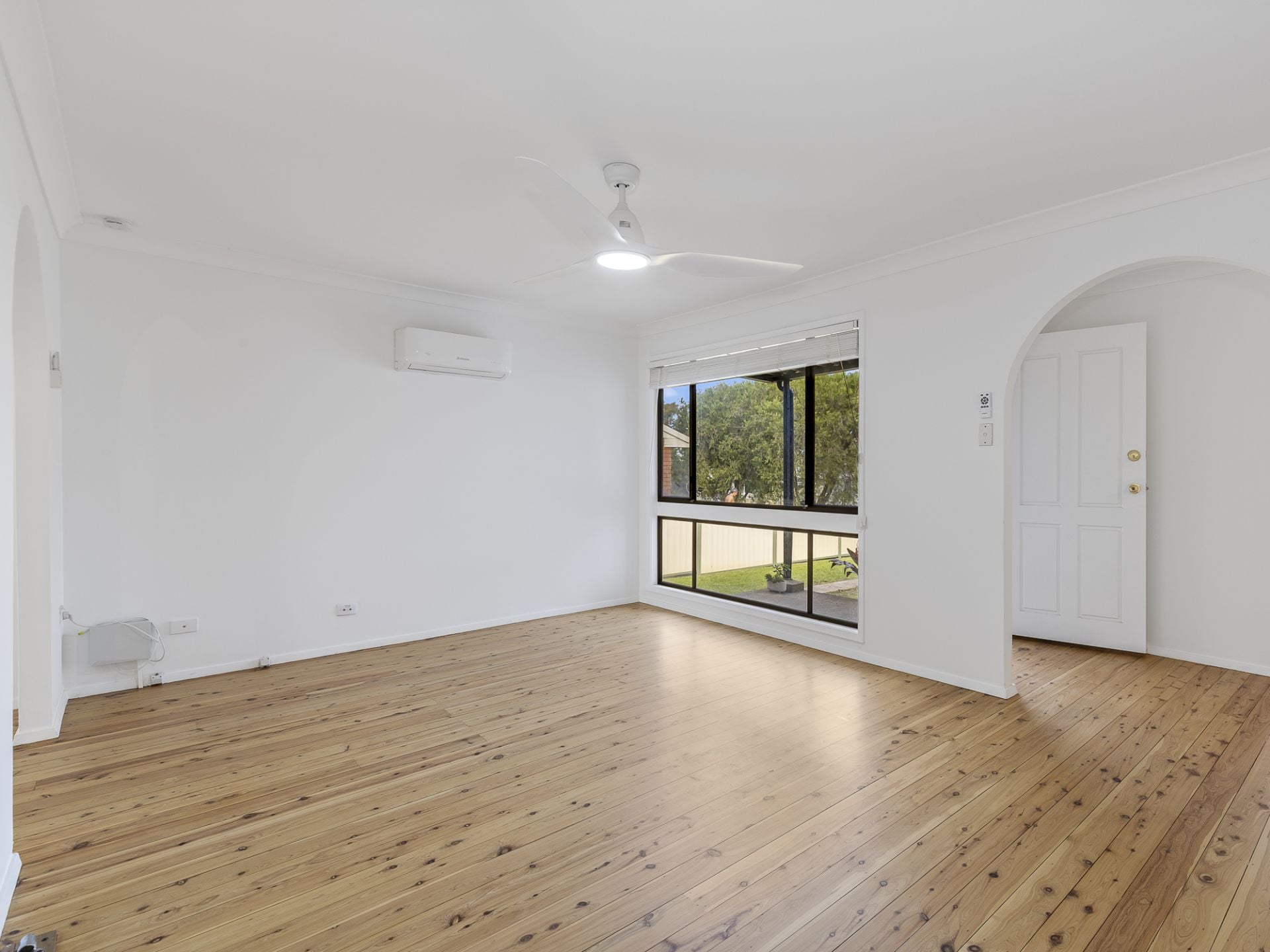17 Coraldeen Avenue, Gorokan, Gorokan - Thumbnail 2