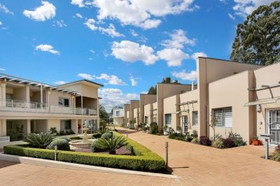 Norwest 16/20 Fairway Drive