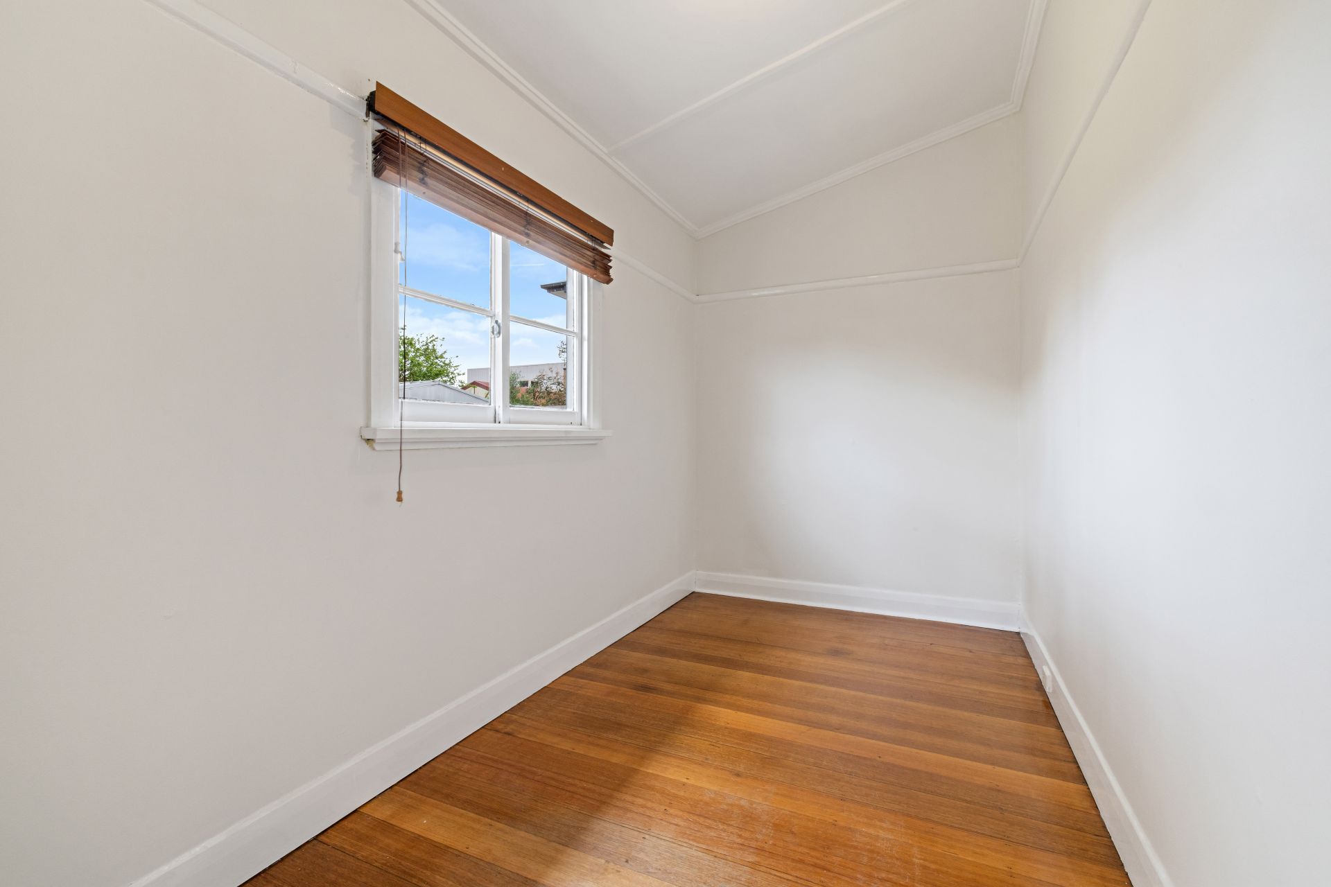 Immaculate refurbished family home close to schools.