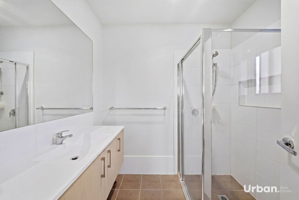 Oran Park 16 Herd Street