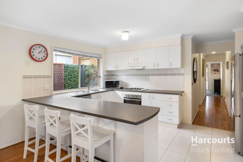 43 Heysen Parkway, Caroline Springs