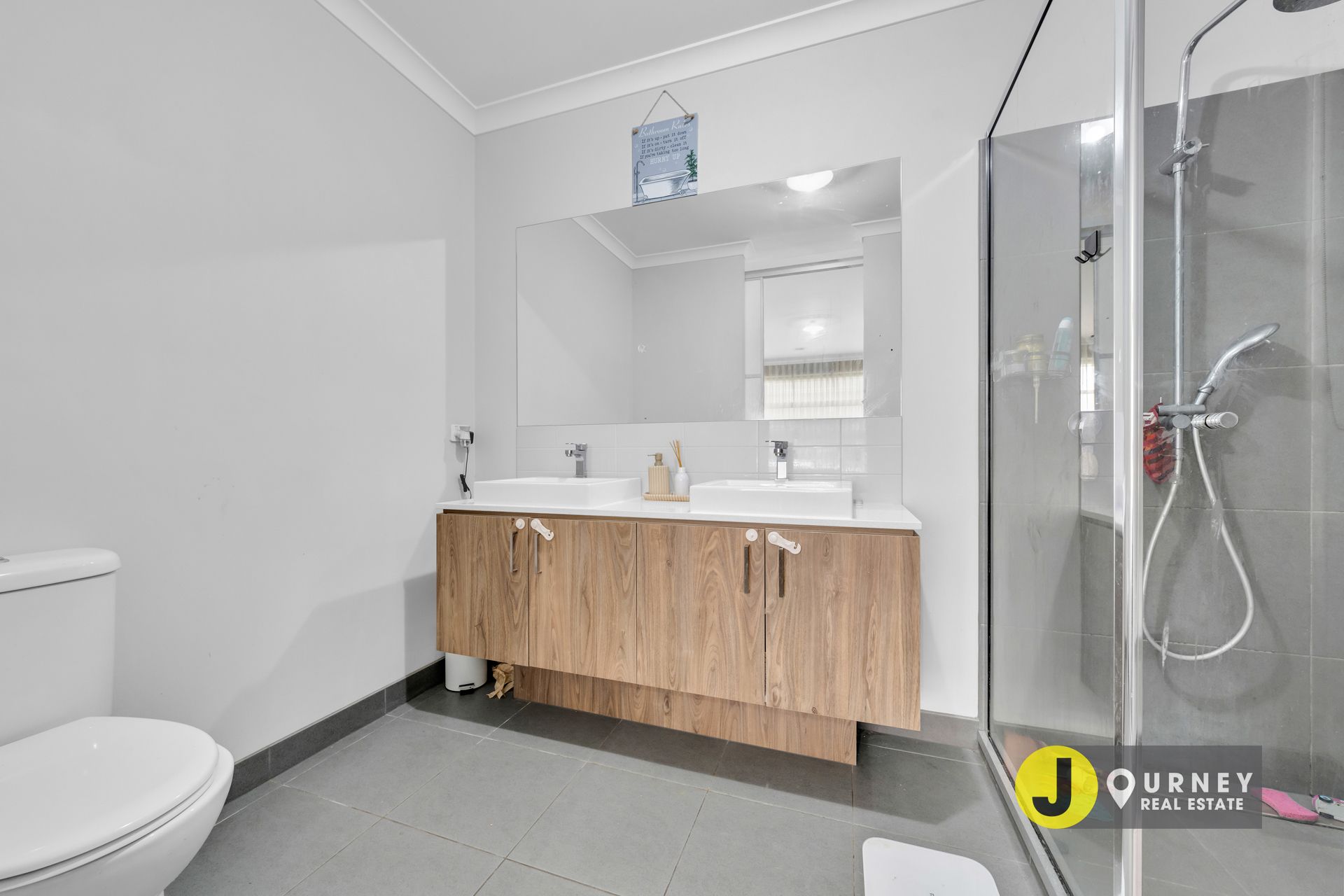 32 Shulze Drive, Clyde North VIC, Clyde North - Thumbnail 4