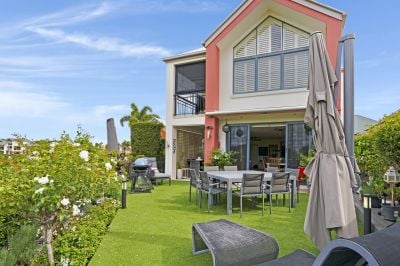 Carrara 2117/1 The Vista Drive