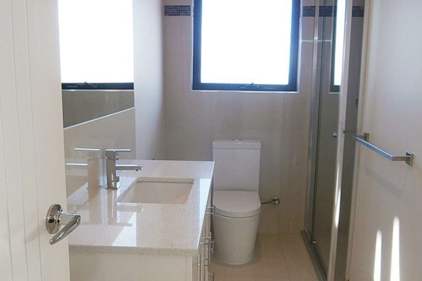 MODERN 2 BEDROOM TOWNHOUSE