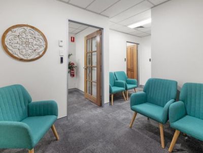 FULLY FITTED SPRING HILL MEDICAL !
