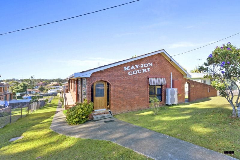 Well-Maintained 2 Bedroom Unit