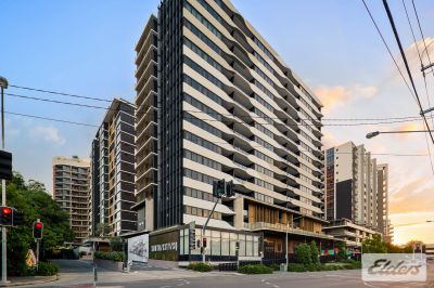 HIGH EXPOSURE RETAIL OPPORTUNITY WITHIN SOUTH CITY SQAURE