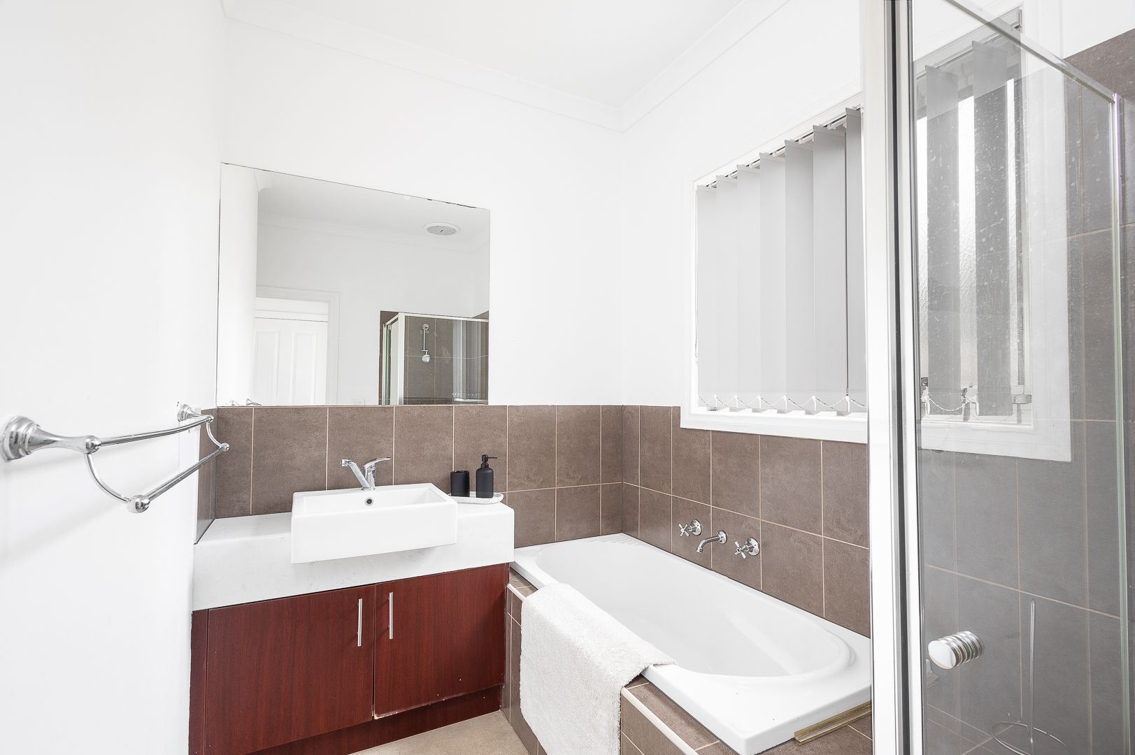 Hidden Gem: 2-Bedroom Unit