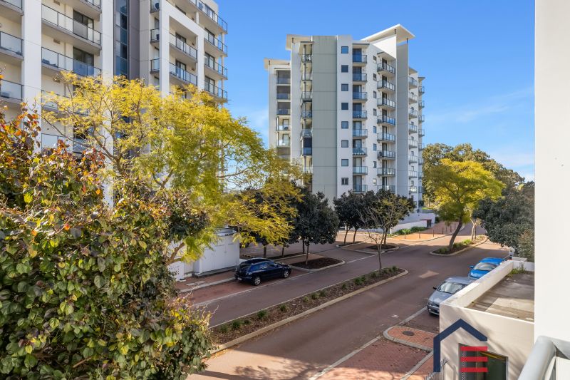 8/11 Tanunda Drive, Rivervale